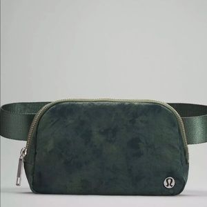 Lululemon Everywhere Belt Bag
Color: Aquila Green Twill Multi